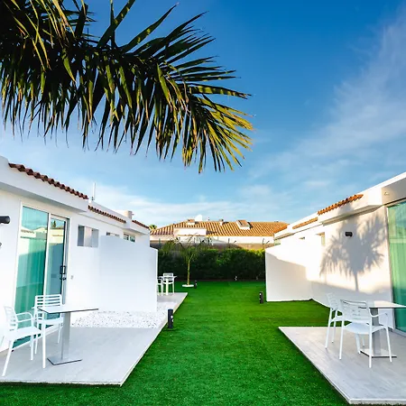 Seven & Wellness - Gay Men Only Hotel 4*